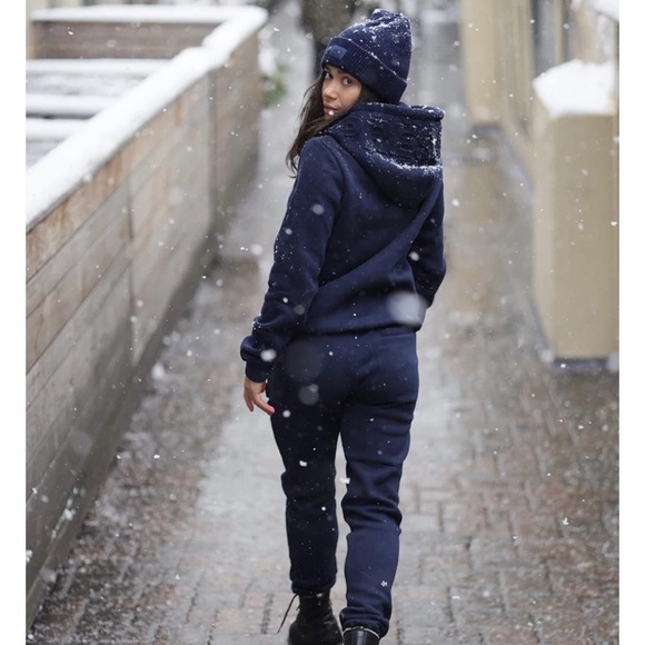 Apres Actif navy embossed hoodie, apres jogger and 100% Merino Wool Beanie (5) - Picture 4 of 5